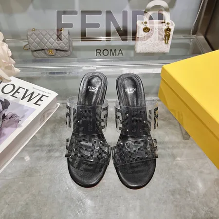 フェンディ スリッパ