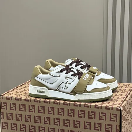 フェンディ カジュアルシューズ