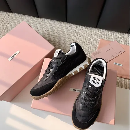 ミュウミュウ カジュアルシューズ