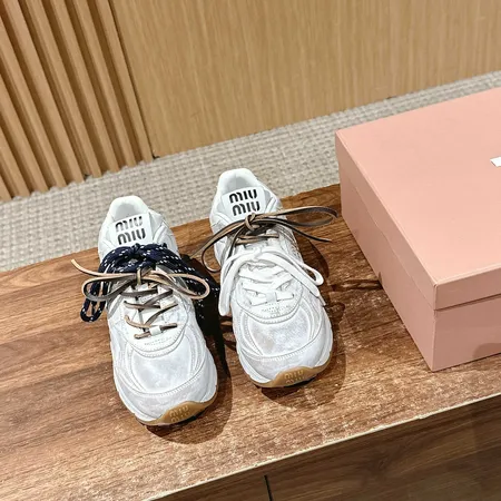 ミュウミュウ スニーカー