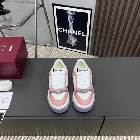 グッチ カジュアルシューズ