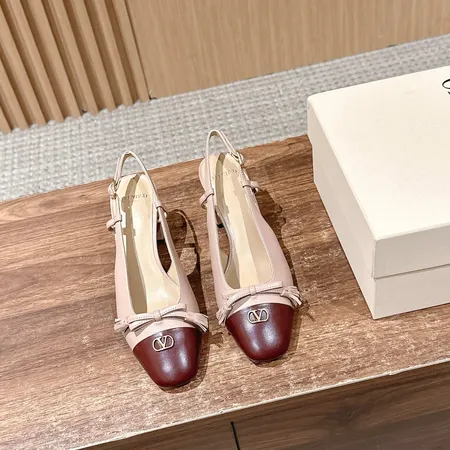 ヴァレンティノ サンダル