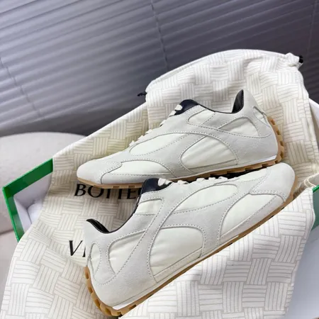 ボッテガ ヴェネタ スニーカー