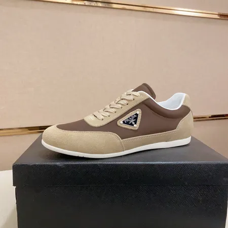 プラダ カジュアルシューズ