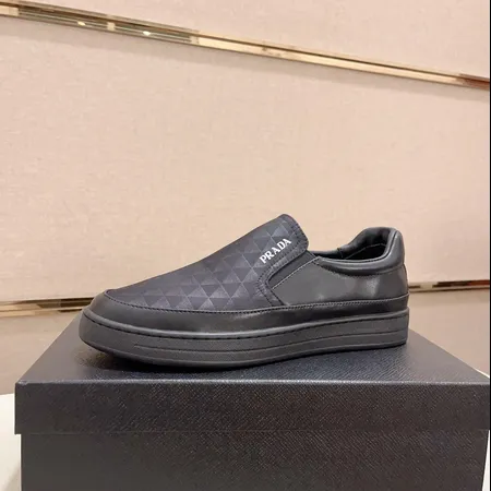 プラダ カジュアルシューズ