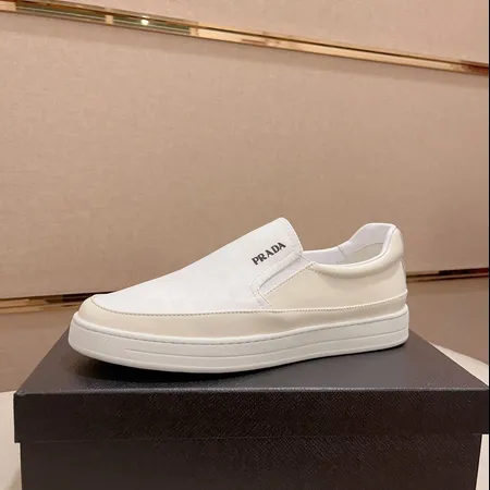 プラダ カジュアルシューズ