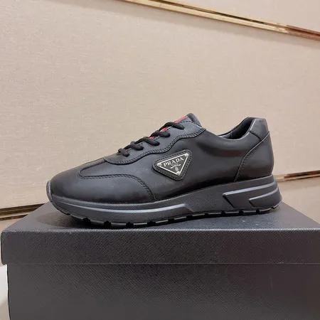 プラダ カジュアルシューズ