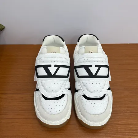 ヴァレンティノ カジュアルシューズ