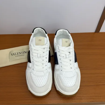 ヴァレンティノ カジュアルシューズ