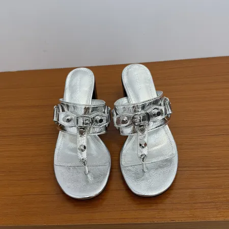 バレンシアガ サンダル