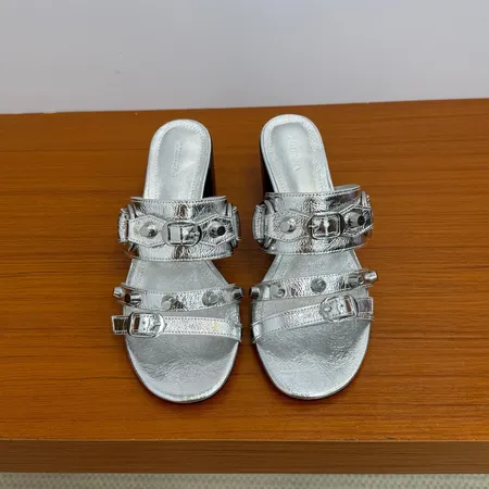 バレンシアガ サンダル