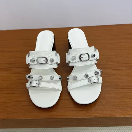 バレンシアガ サンダル