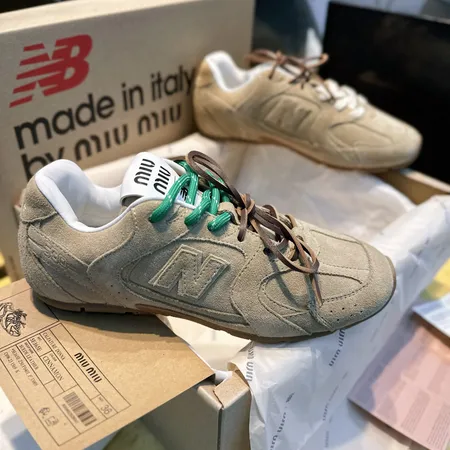 ミュウミュウ スニーカー