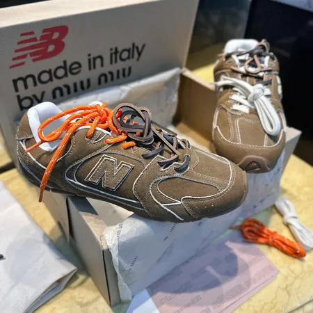 ミュウミュウ スニーカー