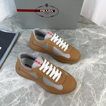 プラダ スニーカー
