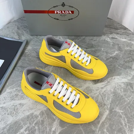 プラダ スニーカー