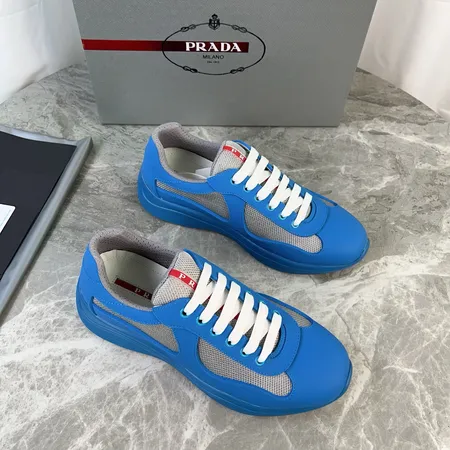 プラダ スニーカー