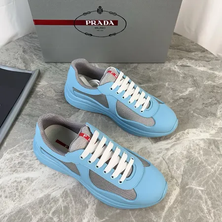 プラダ スニーカー