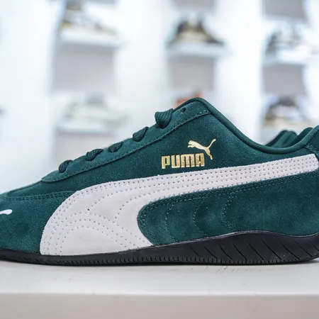 プーマ スニーカー