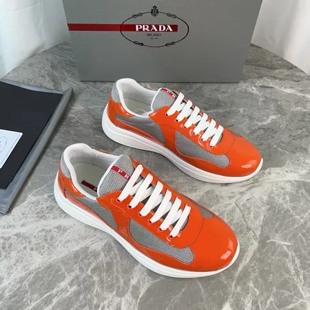 プラダ スニーカー