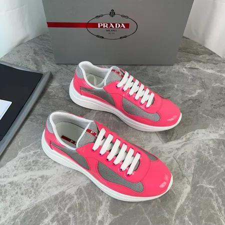 プラダ スニーカー