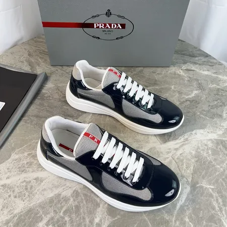 プラダ スニーカー