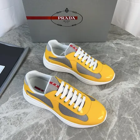 プラダ スニーカー
