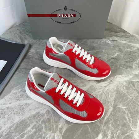 プラダ スニーカー