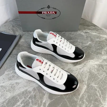 プラダ スニーカー
