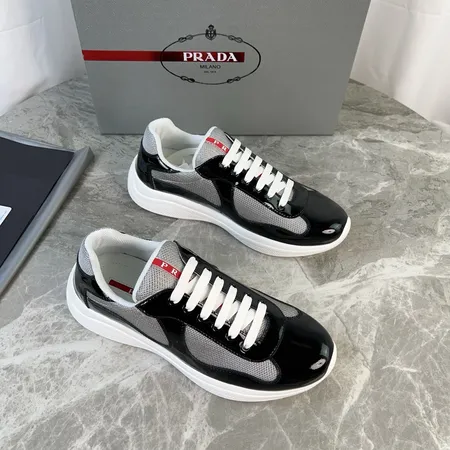 プラダ スニーカー