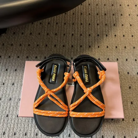 ミュウミュウ サンダル