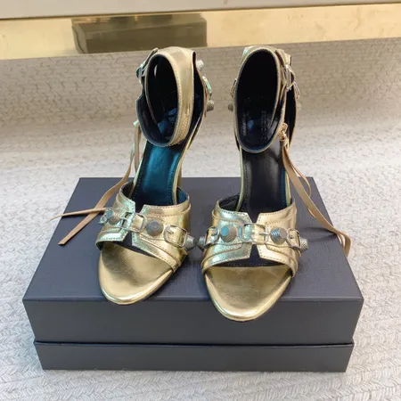 バレンシアガ サンダル