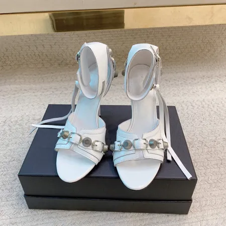 バレンシアガ サンダル