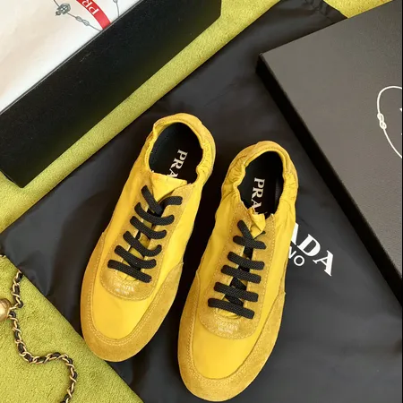 プラダ カジュアルシューズ