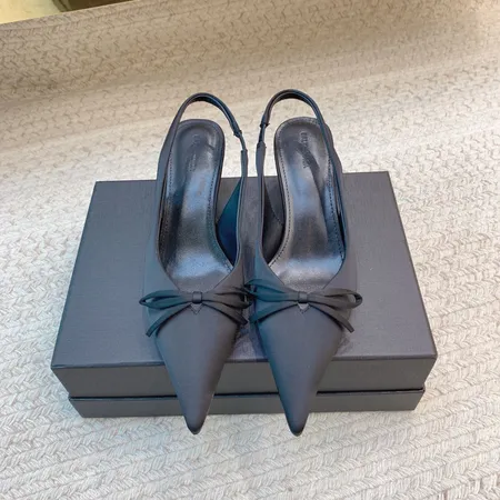 バレンシアガ サンダル