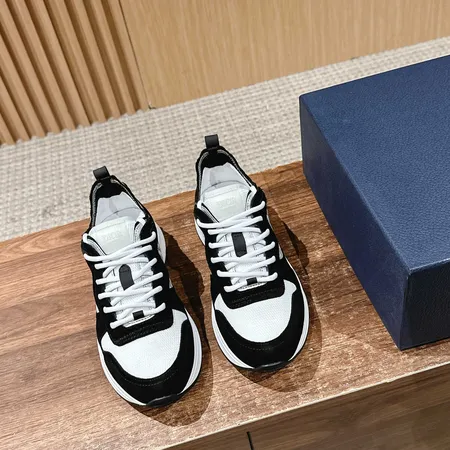 ディオール スニーカー