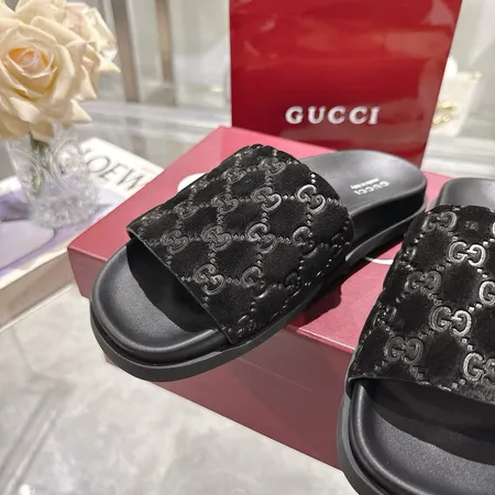 グッチ スリッパ