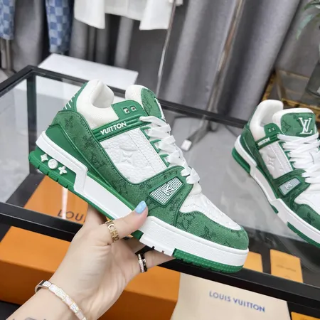 ルイヴィトン カジュアルシューズ