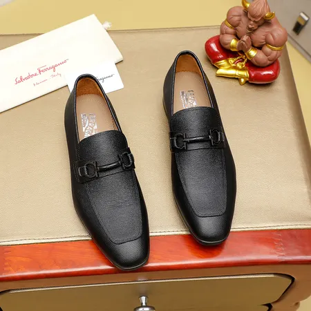 フェラガモ ビジネスシューズ