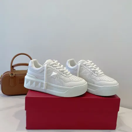 ヴァレンティノ カジュアルシューズ