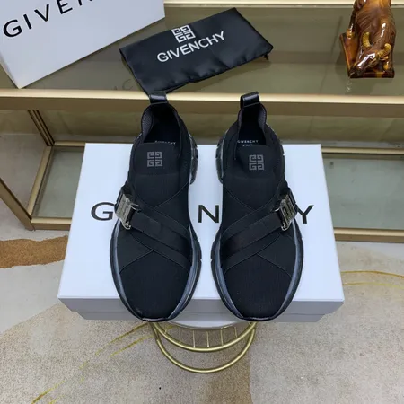 ジバンシィ スニーカー