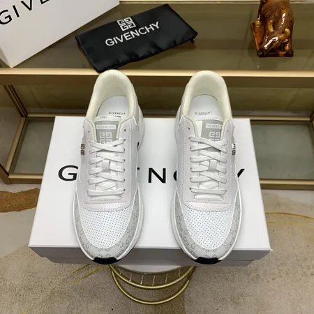 ジバンシィ スニーカー