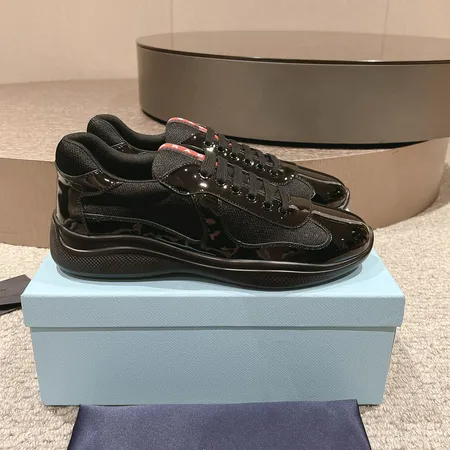 プラダ スニーカー