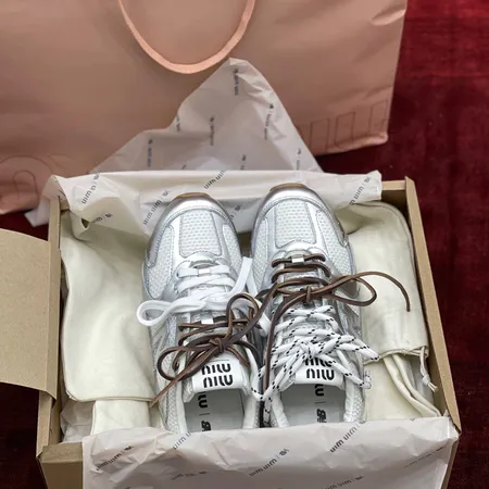 ミュウミュウ カジュアルシューズ