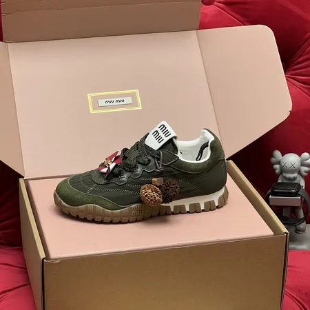 ミュウミュウ カジュアルシューズ