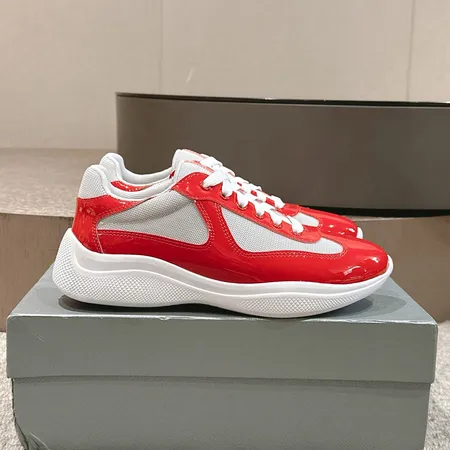 プラダ スニーカー