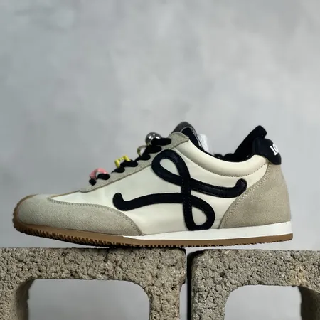 ロエベ スニーカー