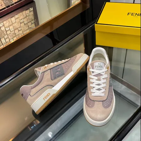 フェンディ カジュアルシューズ