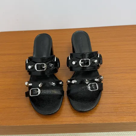 バレンシアガ サンダル