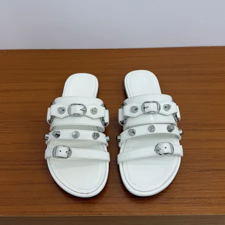 バレンシアガ スリッパ